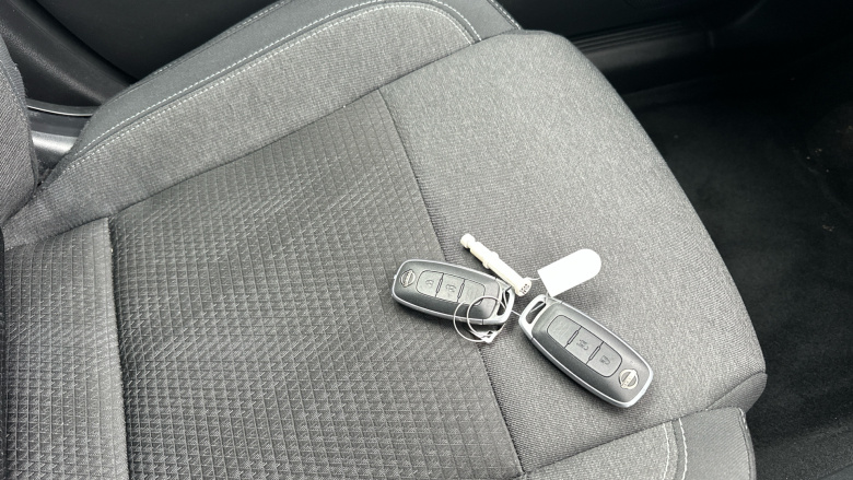 Nissan Qashqai 1.3 DiG-T MH N-Connecta 5dr Petrol Hatchback